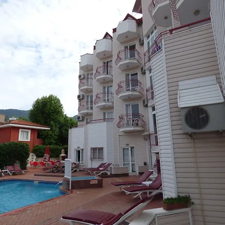 Ξενοδοχείο με διαμερίσματα Avlu 4