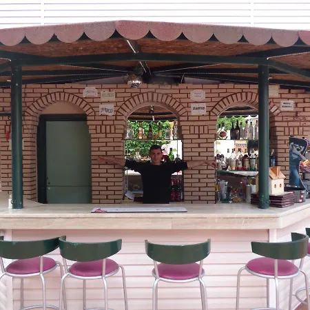 Avlu 4 Ξενοδοχείο με διαμερίσματα 4*